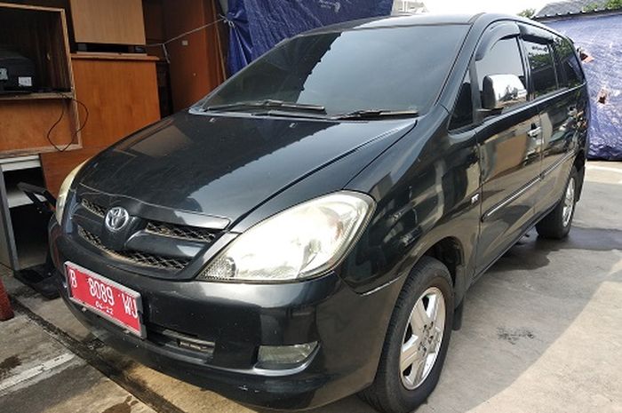 Toyota Innova (SOLD OUT)
